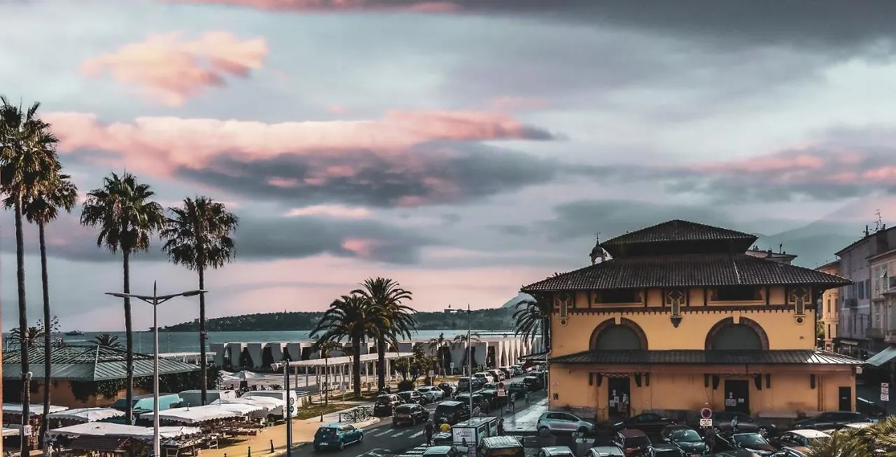 Le Sicardi-Vue Mer-Plage-Centre Ville Menton 0*,